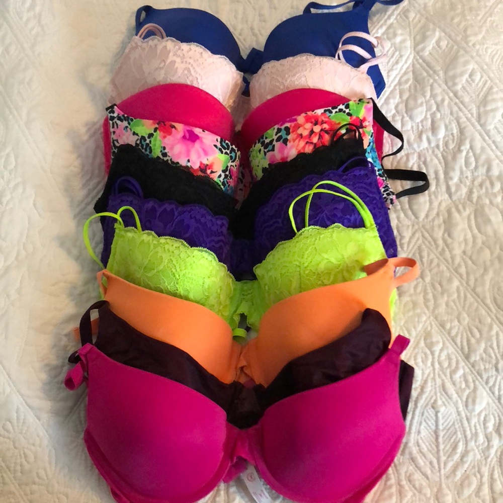 10 Victorias Secret PINK bras